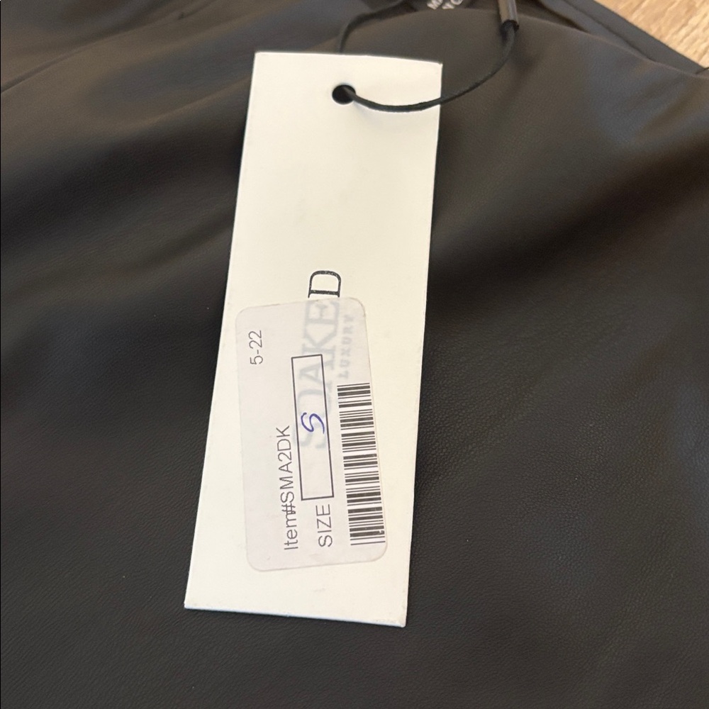 Sleek Black Women's Faux Leather Pants - Picture 3 of 7